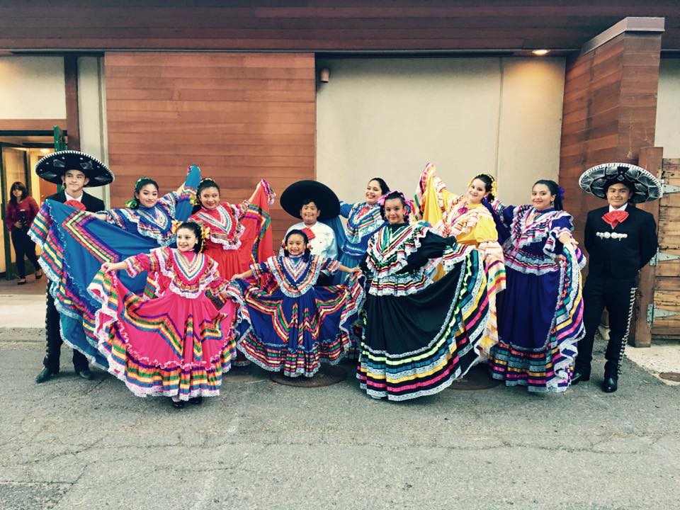 Ballet Folklorico Dancers