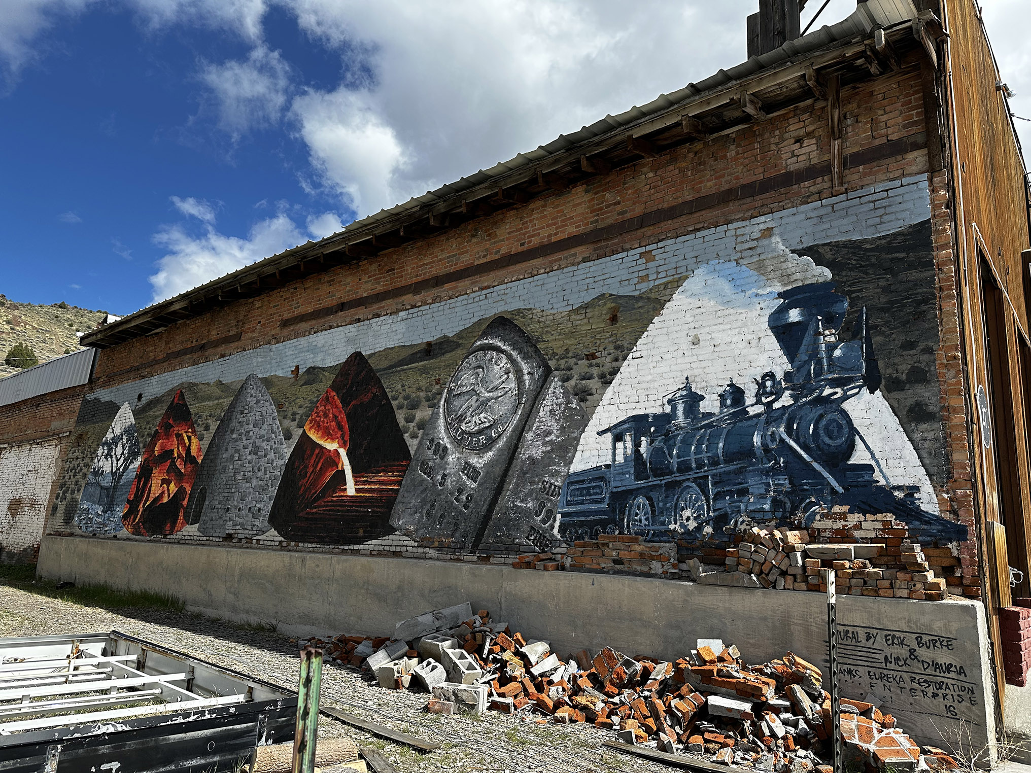 Mural: Erik Burke & Nick D’Auria, “Reshaping Eureka”, 2016 Photograph: Ren Fricke, Nevada Arts Council